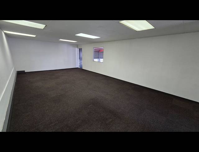 449M² WAREHOUSE TO LET IN RUSTIVIA